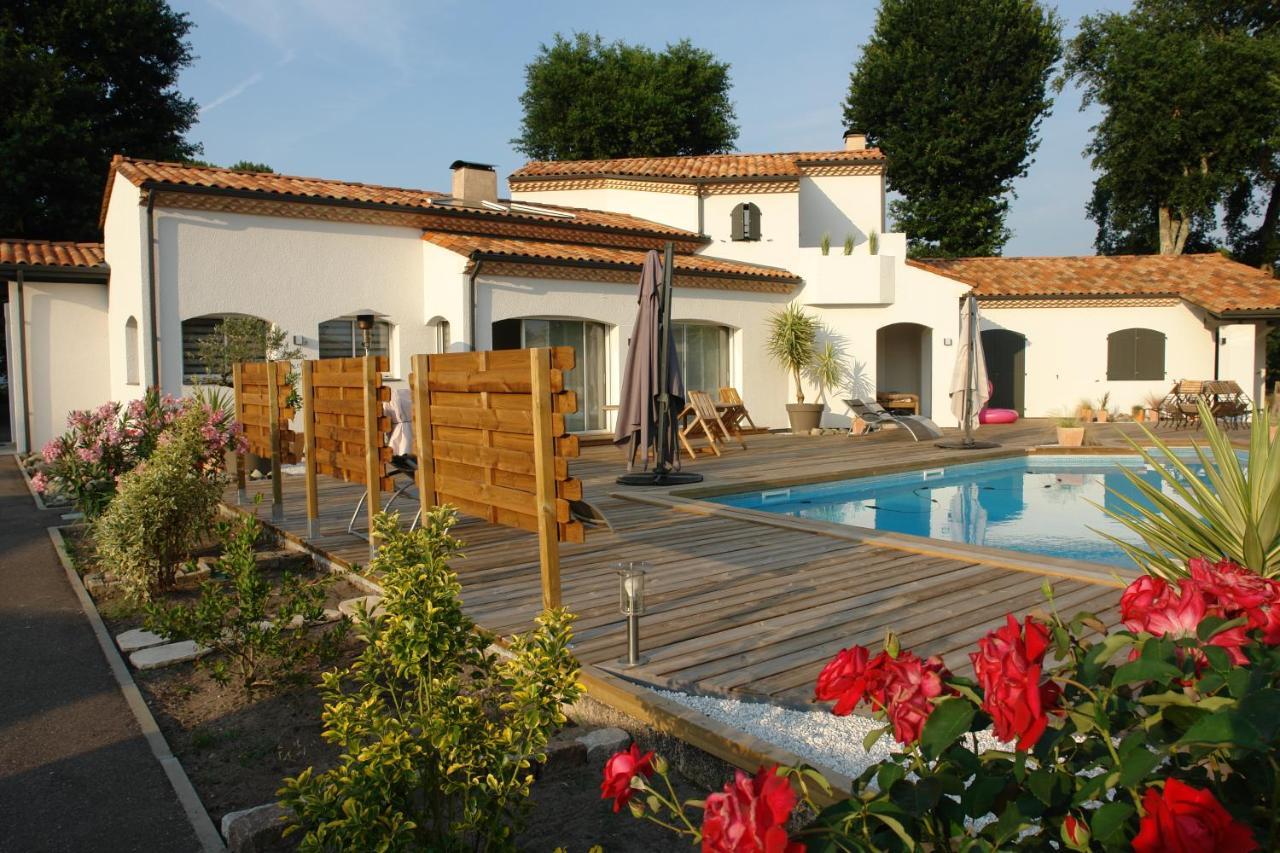 Domaine De L'Espiguette Bed & Breakfast Biganos Exterior foto