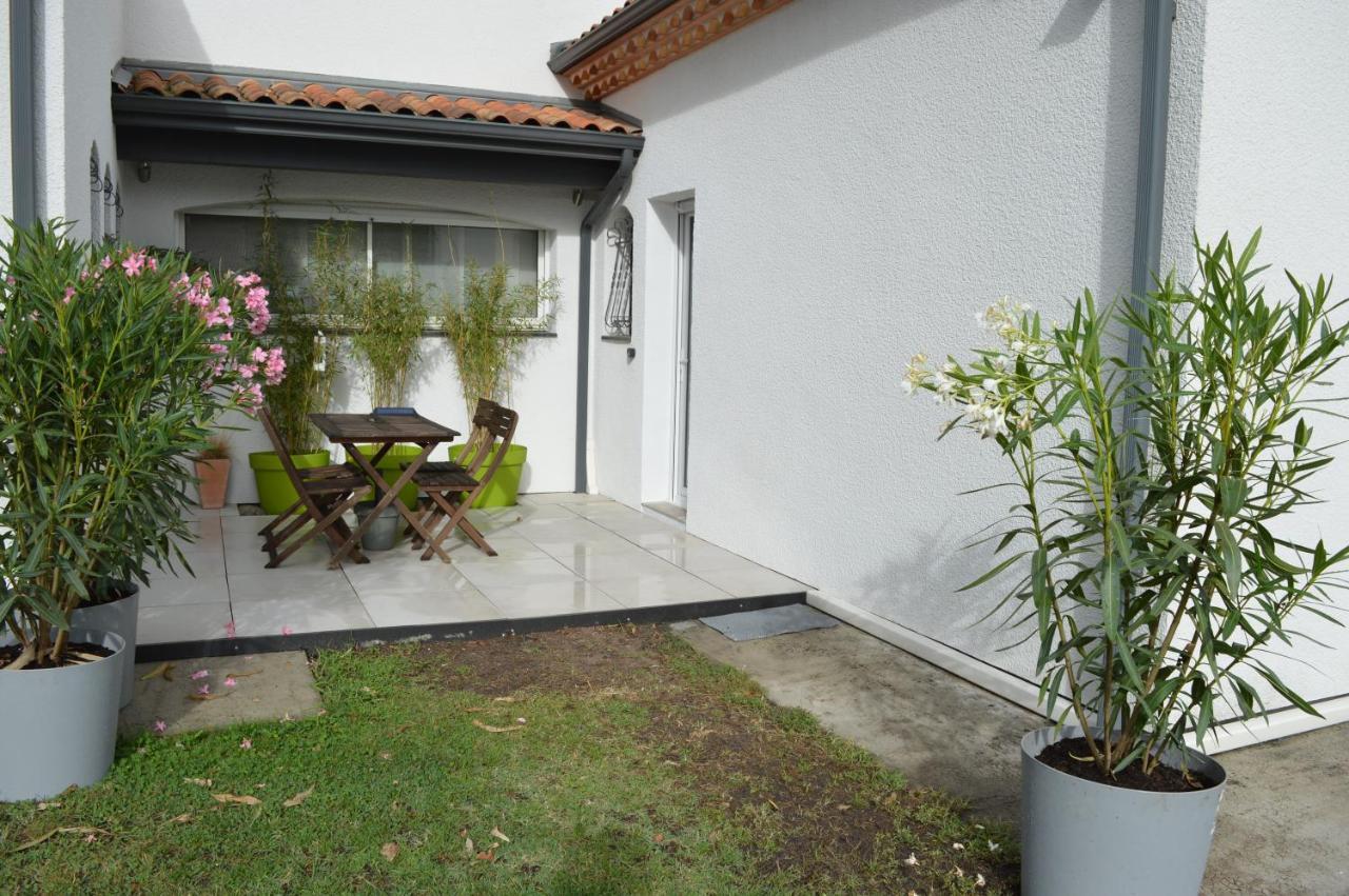 Domaine De L'Espiguette Bed & Breakfast Biganos Exterior foto